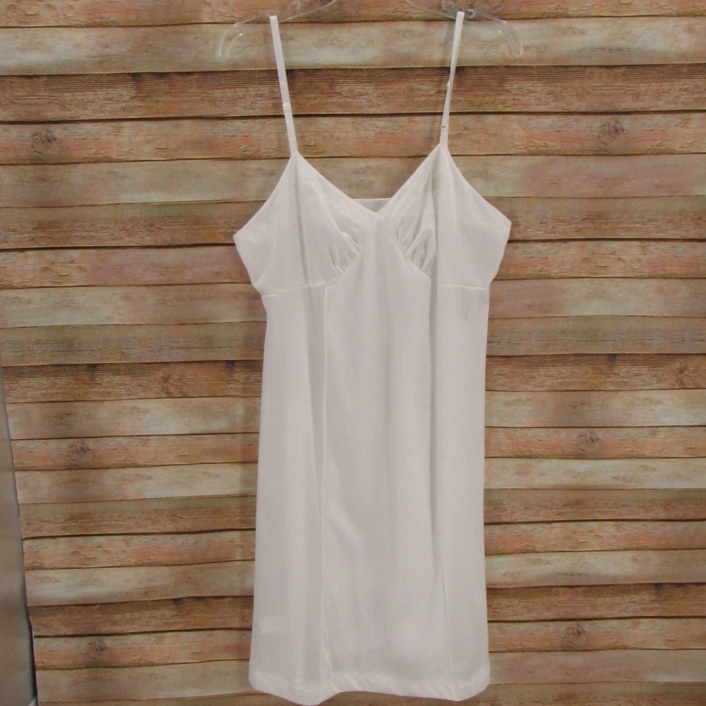 White Nylon Adjustable Strap V-Neck Slip 40